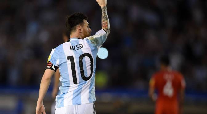 Argentina derrota a Chile gracias a un penalti de Messi y respira en las eliminatorias